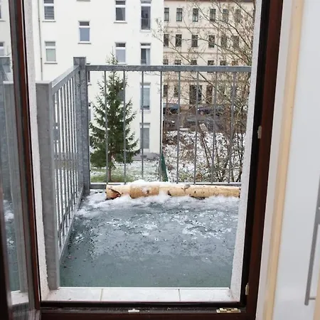 4 Schlafzimmer, Vollausgestattete Kuche & Balkon - Zentrumsnah, Kostenloses Parken Und Free Wifi