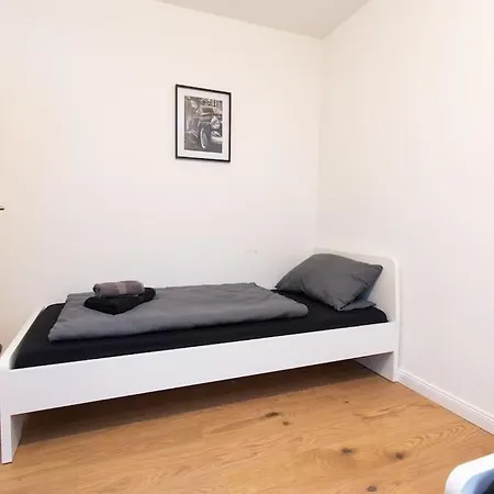 4 Schlafzimmer, Vollausgestattete Kuche & Balkon - Zentrumsnah, Kostenloses Parken Und Free Wifi Leipzig